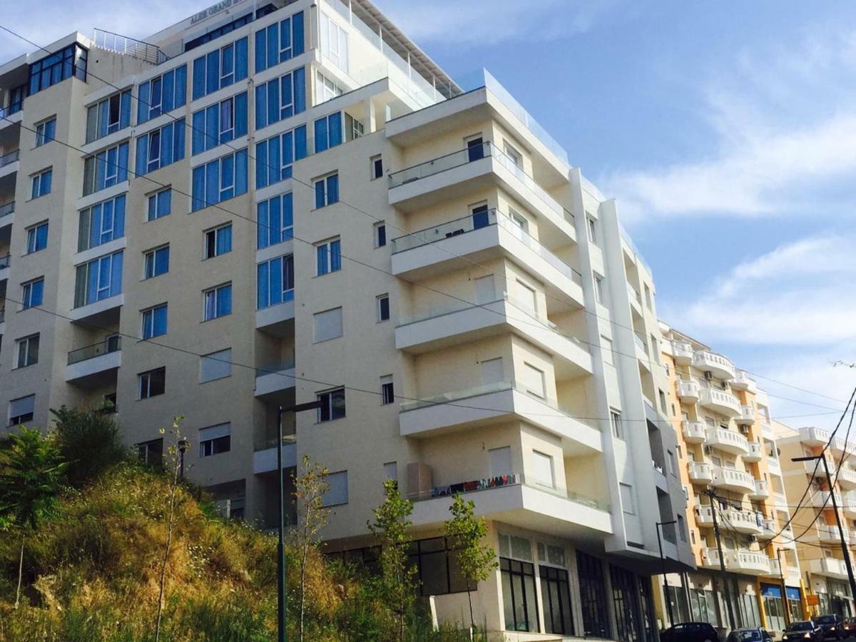 Melody Apartment Vlorë Exteriör bild
